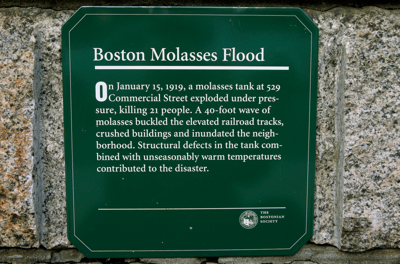 Illustration for article titled Hace exactamente 100 años ocurrió una catástrofe insólita: un diluvio mortal de melaza arrasó la ciudad de Boston